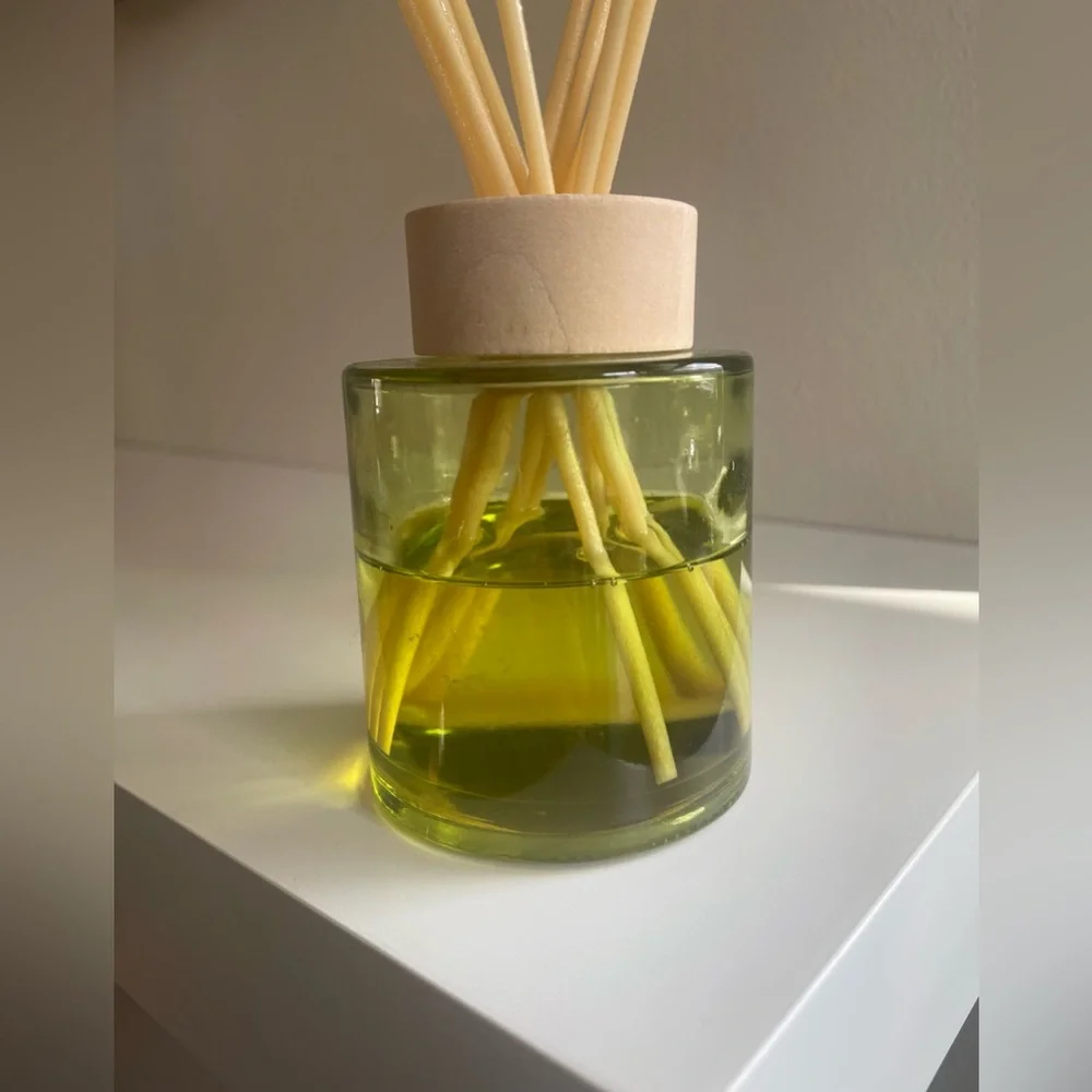 Reed Diffuser - Picture 5 of 11